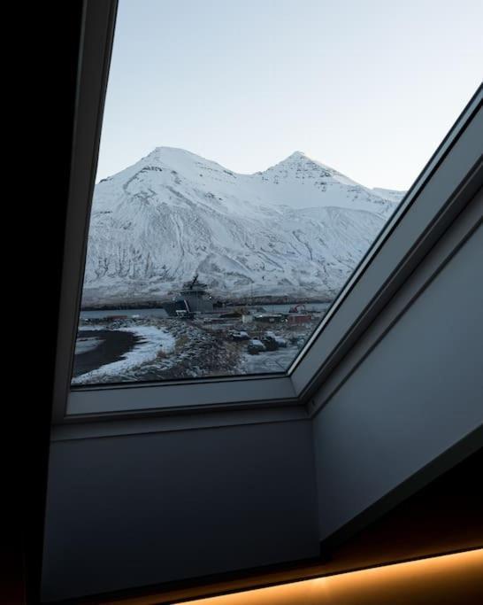 SiglufjordurScenic Penthouse - Ocean View & Skylight Windows公寓 外观 照片